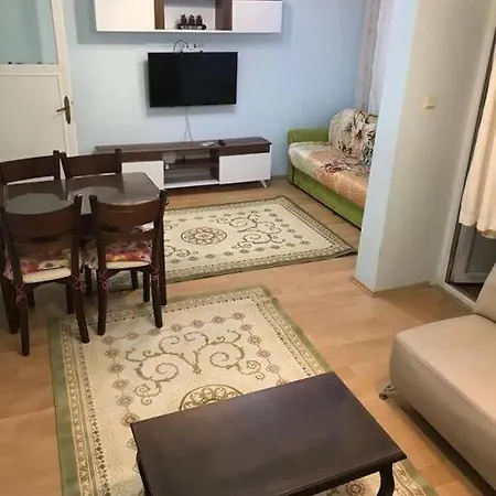 Квартира У Моря В Простом Доме. *